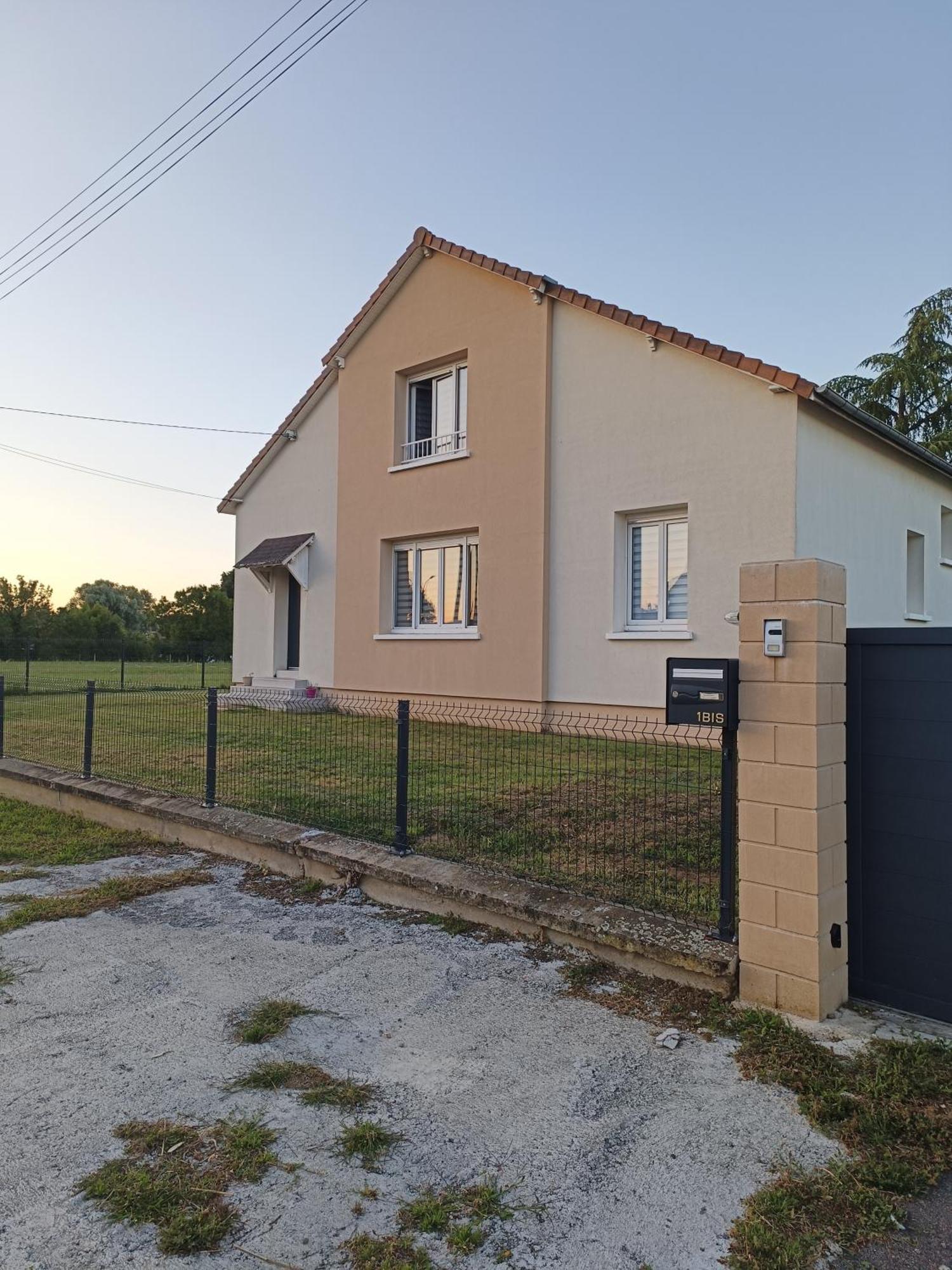 Maison Au Calme,proche Gare Centre Circuit 24h Hébergement de vacances